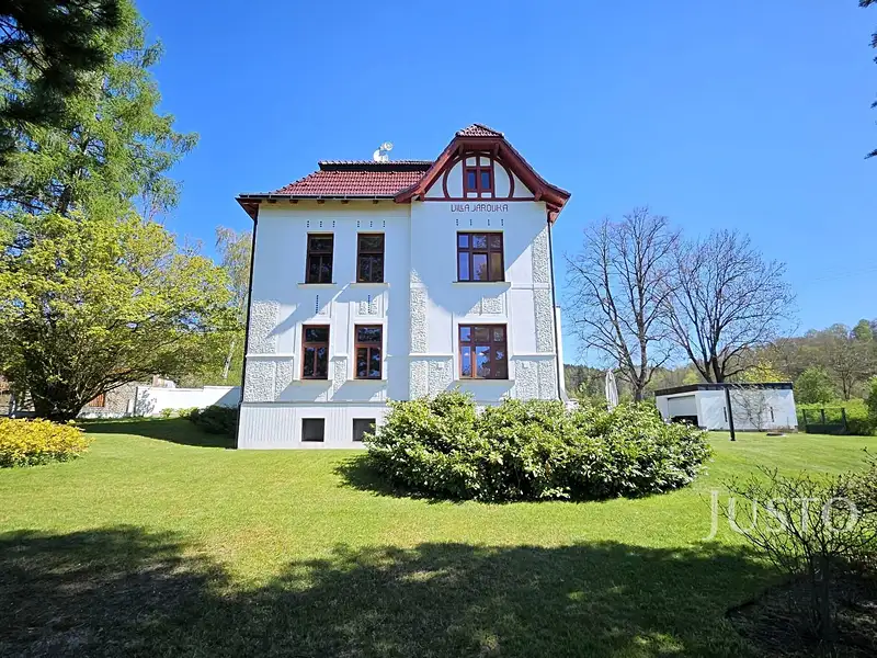 Prodej rodinného domu 257 m², pozemek 1742 m², Heřmaň – náhled fotky 1