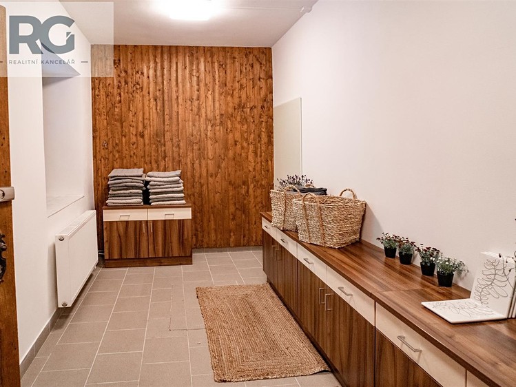 Комерційне приміщення на продаж, 706 м² (20 з 30)