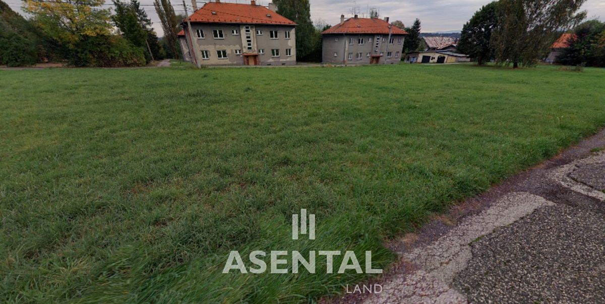 Prodej komerčního pozemku 1146 m²