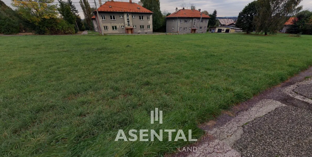 Prodej komerčního pozemku 1146 m²