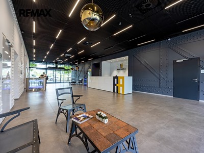 Pronájem kanceláře 319 m² — photo 2