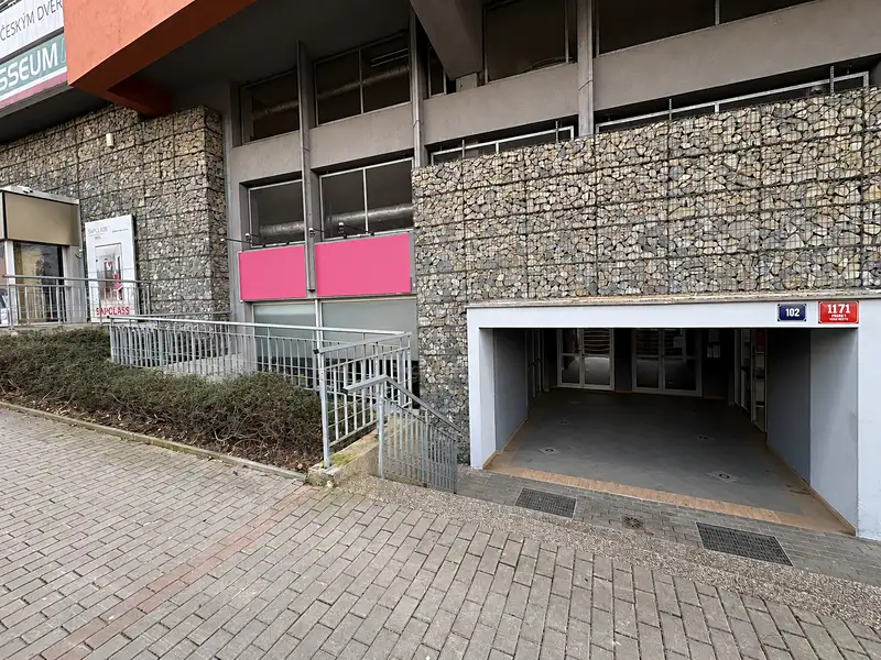 Prodej obchodního prostoru 209 m², Praha – náhled fotky 2