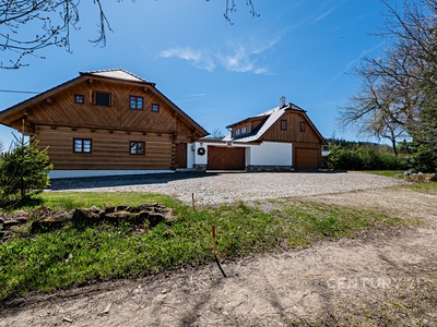 Prodej  rodinného domu 256 m², pozemek 15 675 m²