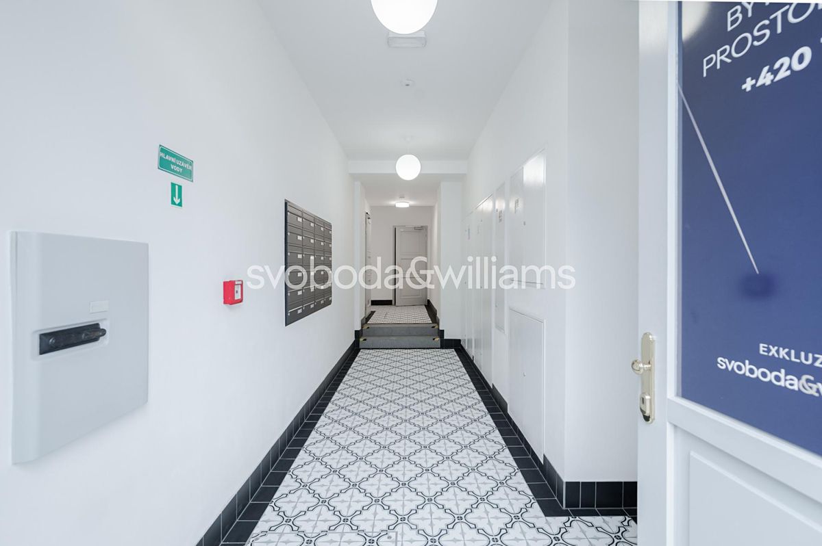 Prodej obchodního prostoru 109 m² – fotografie 2