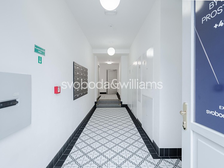 Prodej komerčního prostoru, 109 m² (2 z 4)