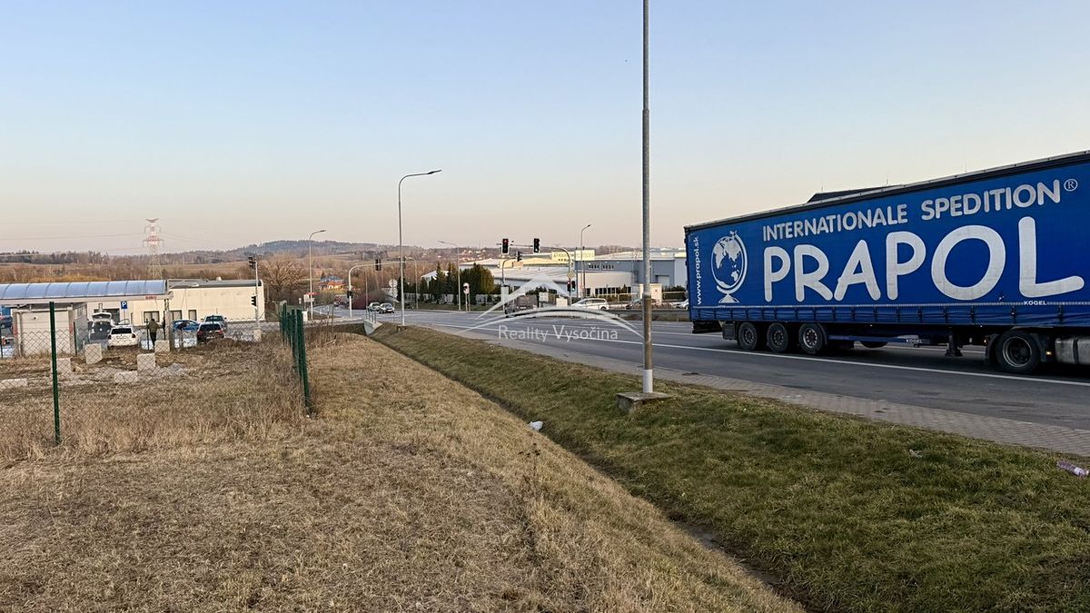Pronájem komerčního pozemku 1000 m² – fotografie 4