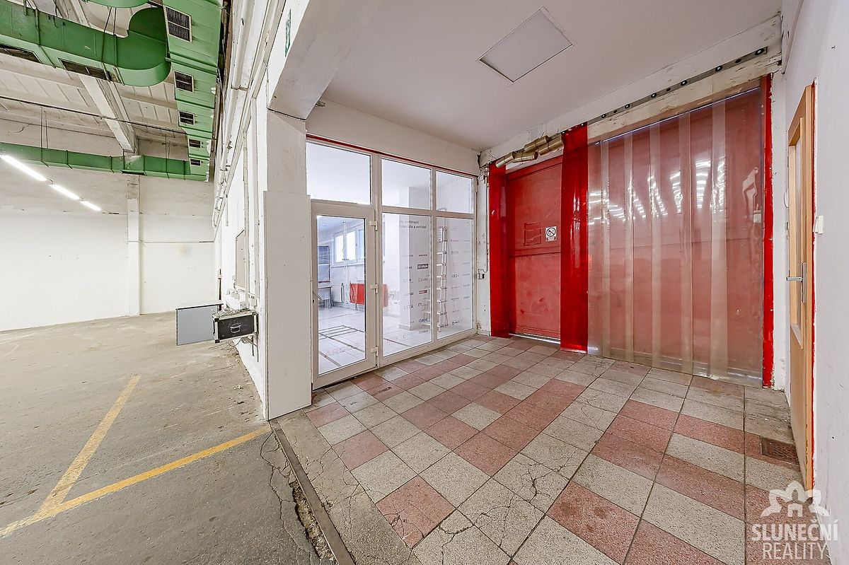 Pronájem obchodního prostoru 534 m² – fotografie 3