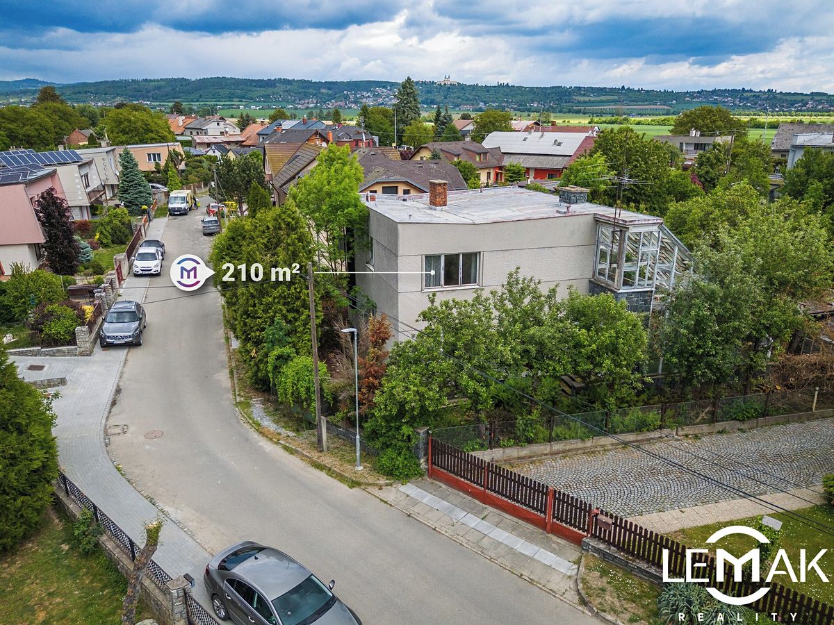 Prodej rodinného domu 210 m², pozemek 905 m²