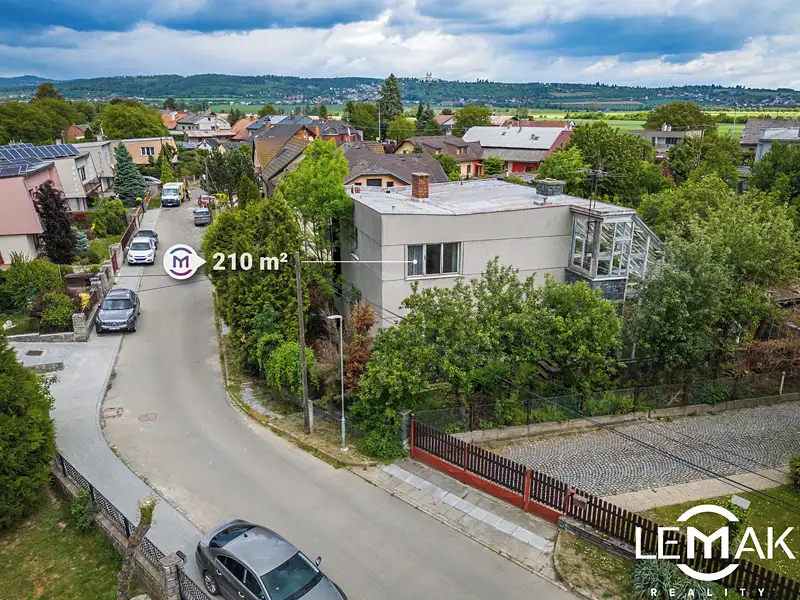 Prodej rodinného domu 210 m², pozemek 905 m², Olomouc – náhled fotky 1