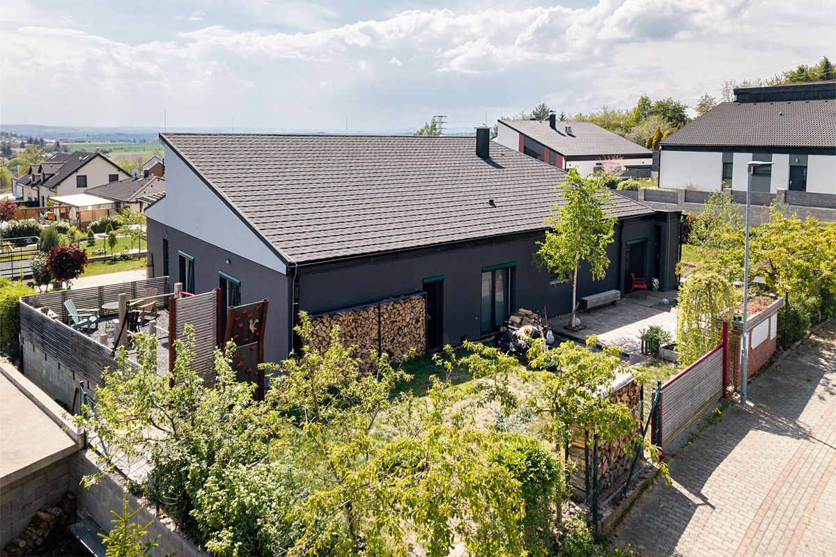 Prodej rodinného domu 117 m², pozemek 400 m² – fotografie 2