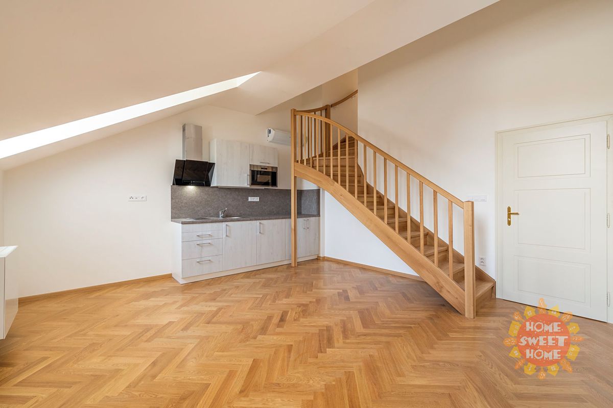Pronájem bytu 2+kk 62 m² (Mezonet)