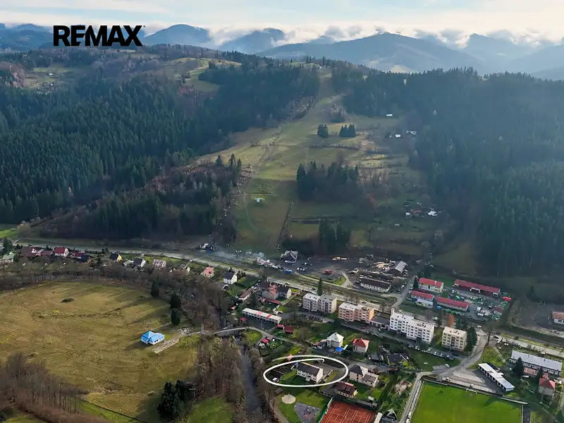 Prodej rodinného domu 366 m², pozemek 2052 m², Karolinka – náhled fotky 3