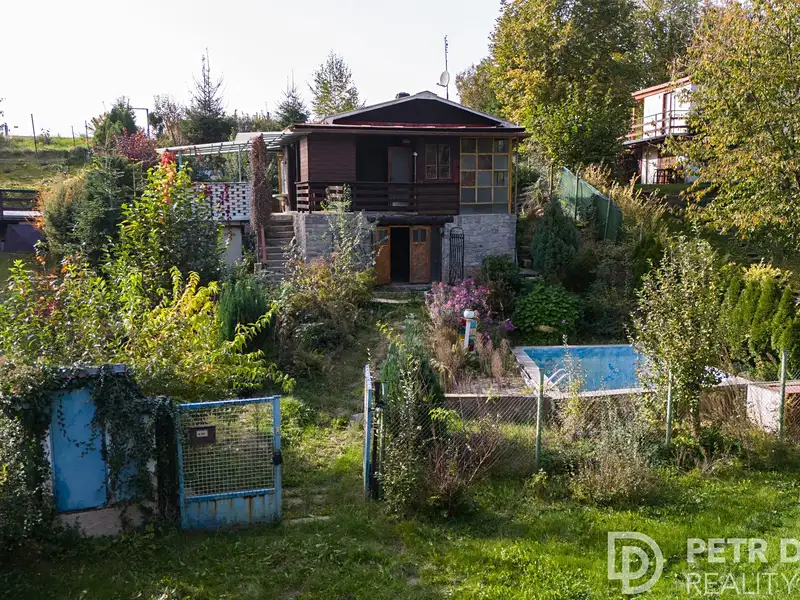 Prodej stavebního pozemku 470 m², Babice – náhled fotky 1