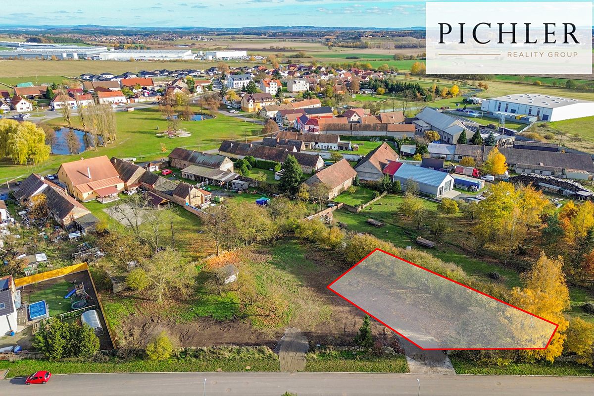 Prodej stavebního pozemku 696 m² – fotografie 3