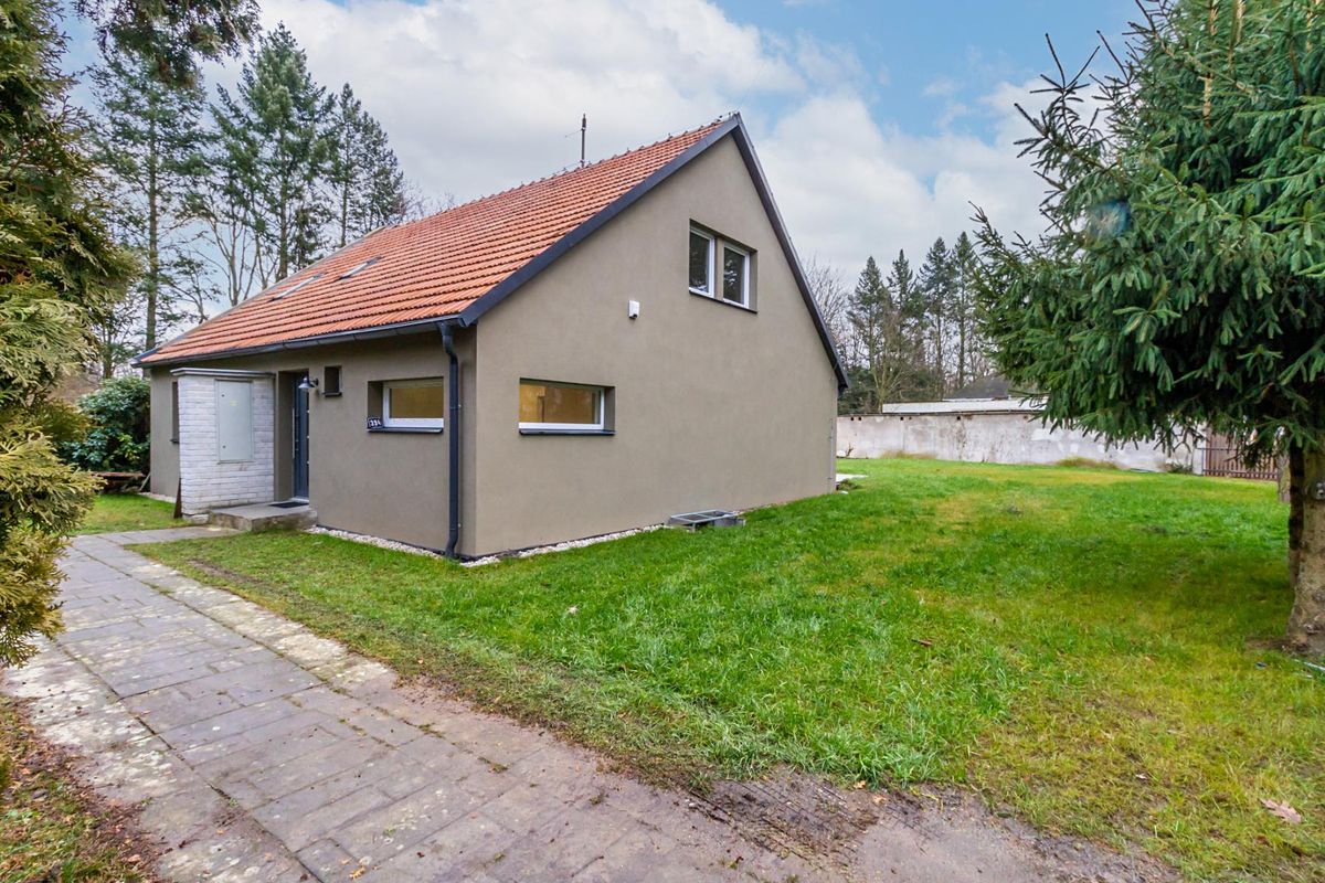 Prodej rodinného domu 220 m², pozemek 720 m² – fotografie 5