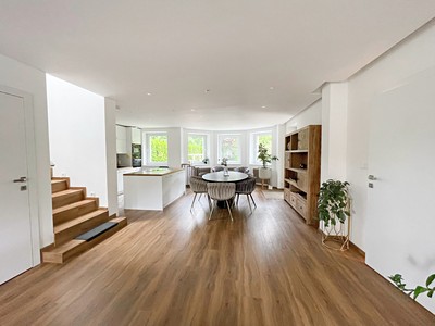 Pronájem  rodinného domu 270 m², pozemek 730 m²