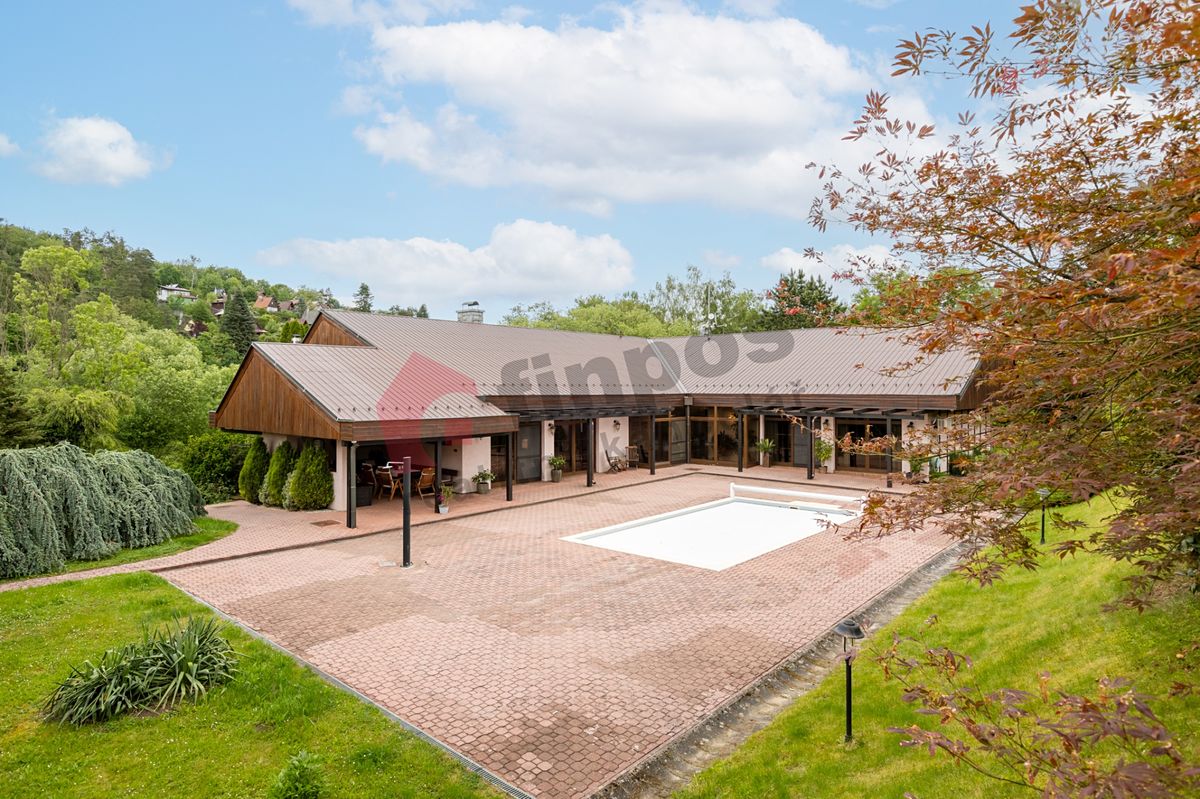 Prodej vily 386 m², pozemek 3822 m² – fotografie 3