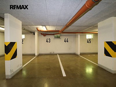 Pronájem garážového stání 13 m²