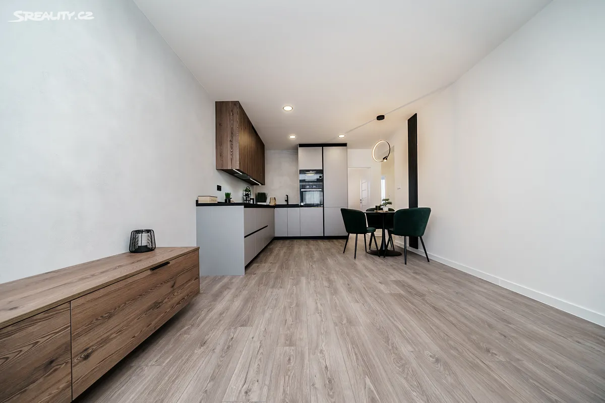 Prodej bytu 3+kk 54 m² – pohled 3