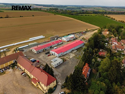 Prodej komerčního prostoru, 2 100 m² (2 z 27)