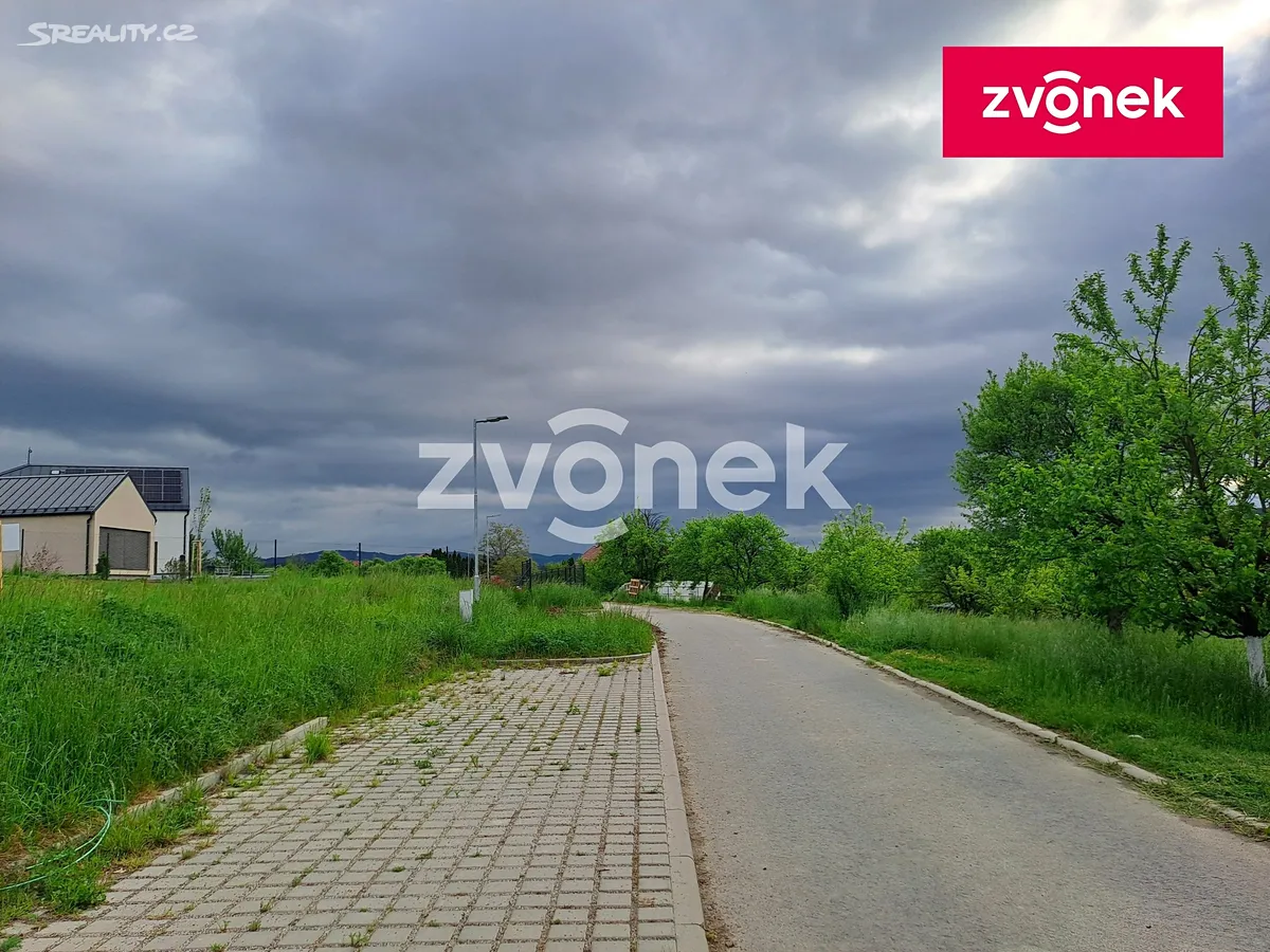 Prodej stavebního pozemku 3280 m² – další