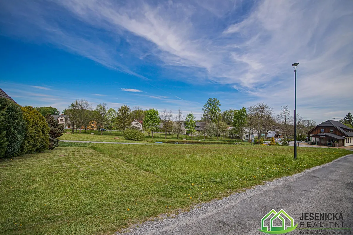 Prodej stavebního pozemku 944 m²