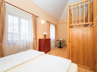 Prodej bytu 2+kk 65 m² (Podkrovní) — photo 3
