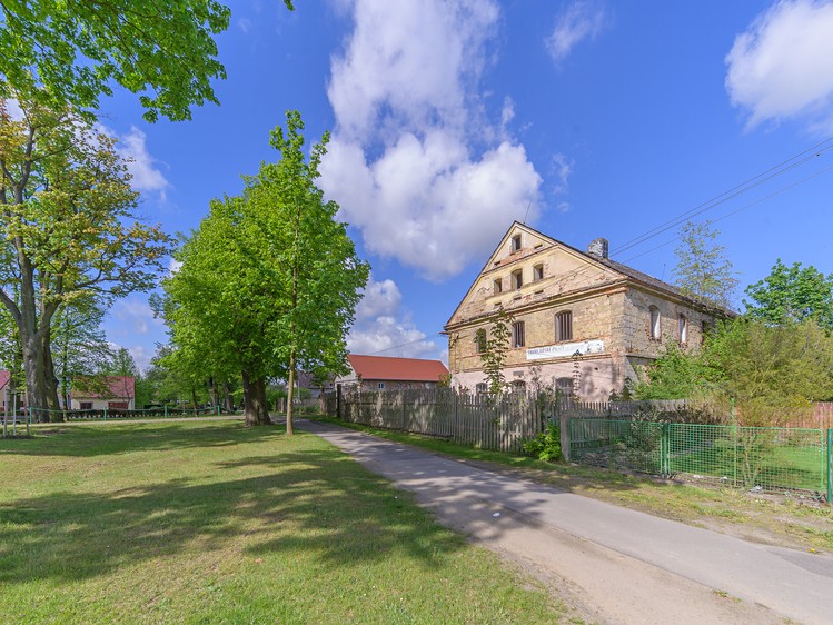 Haus zum Kauf, 400 m² (1 von 20)