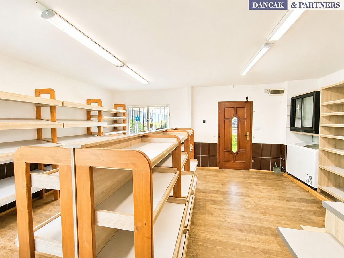 Prodej obchodního prostoru 50 m² – fotografie 5
