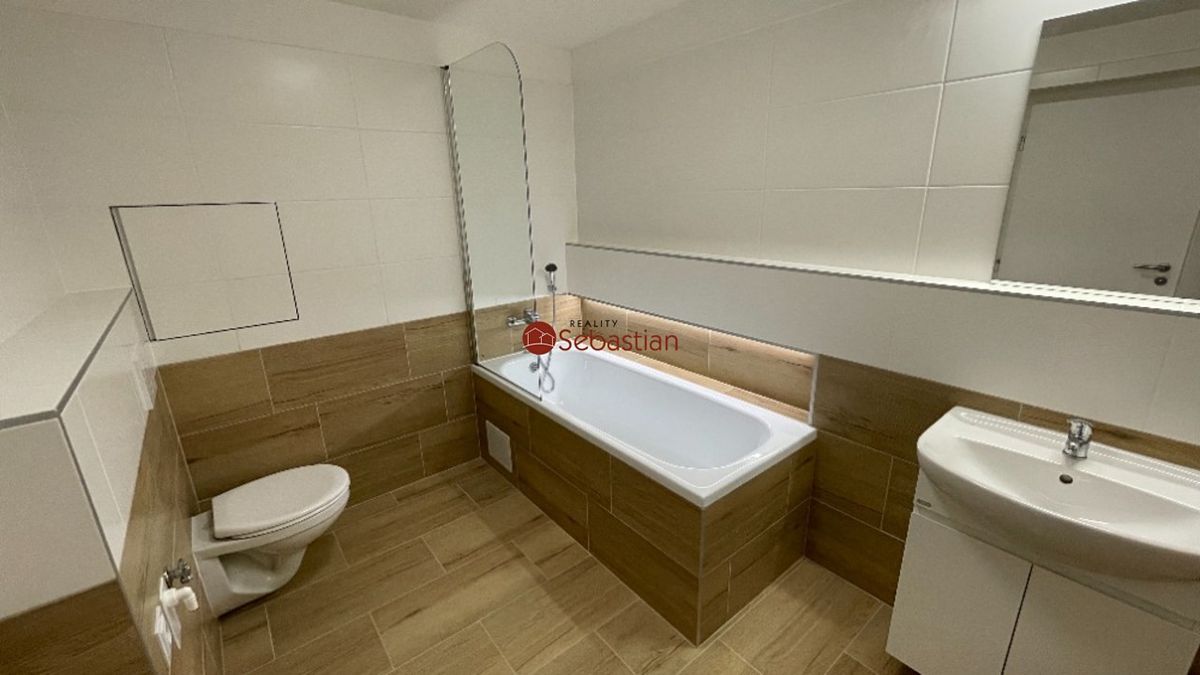 Pronájem bytu 2+kk 49 m² – fotografie 3