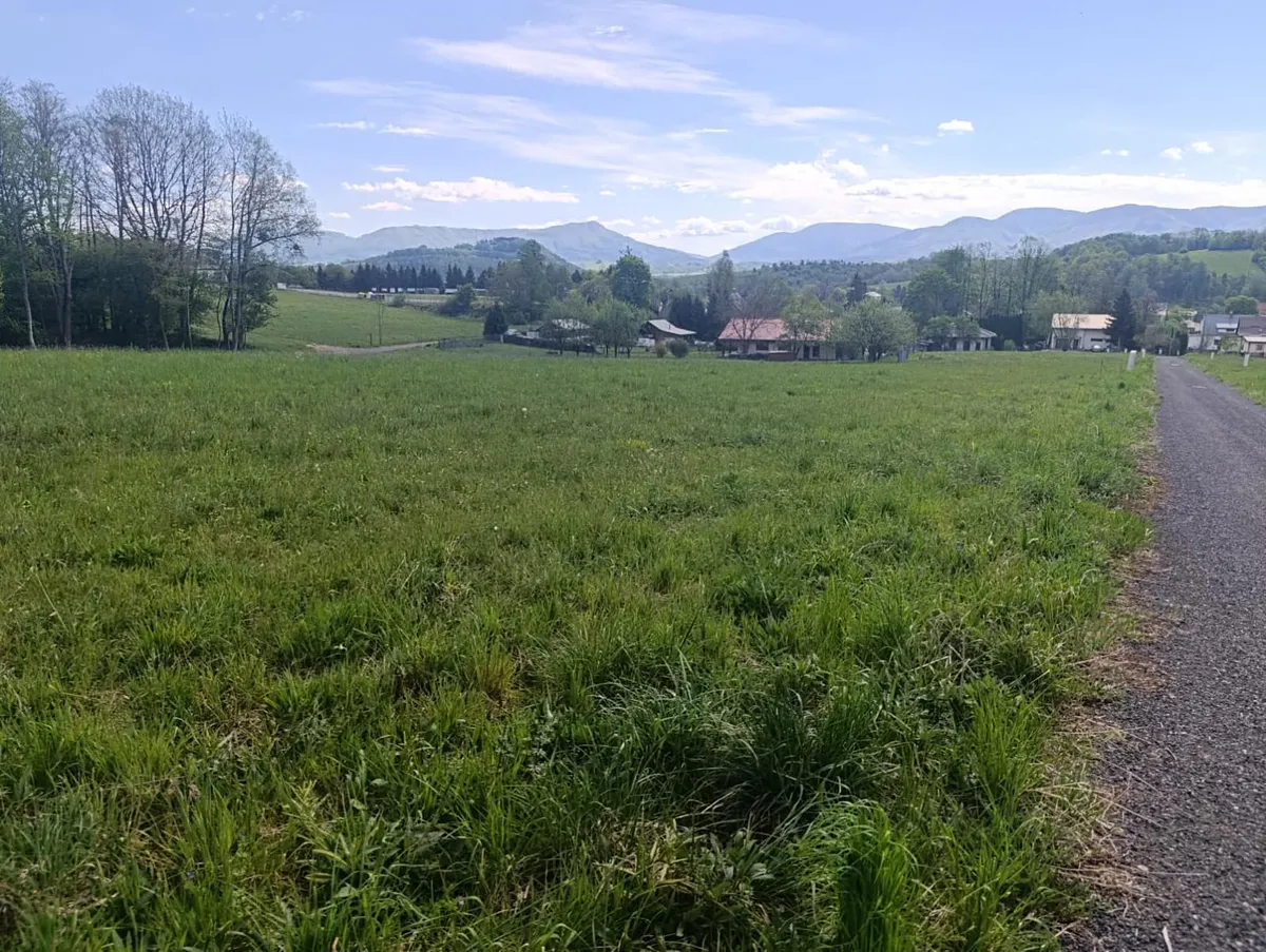 Prodej stavebního pozemku 2292 m²