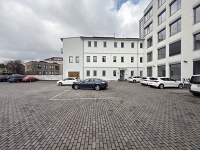 Pronájem kanceláře 338 m²