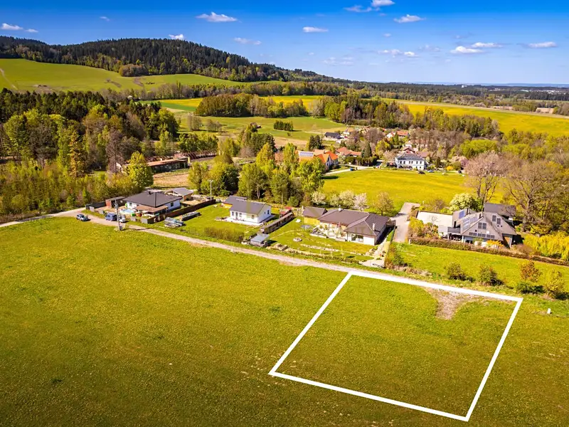 Prodej stavebního pozemku 1400 m², Omlenice – náhled fotky 2