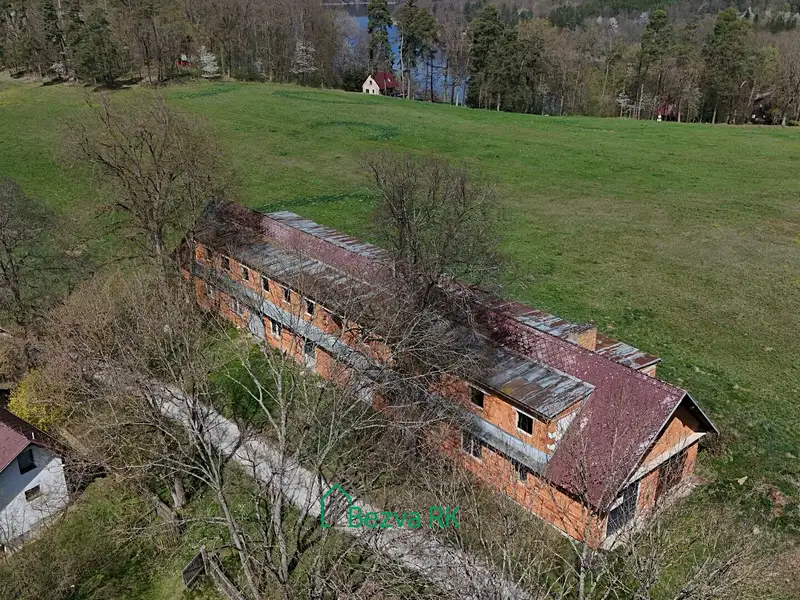 Prodej obchodního prostoru 1358 m², Varvažov – náhled fotky 3