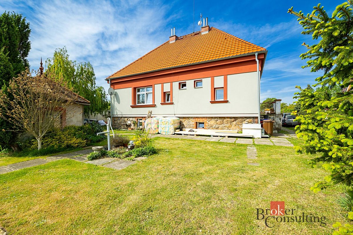 Prodej vily 228 m², pozemek 700 m² – fotografie 5