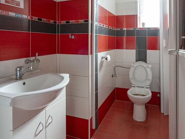 Prodej komerčního prostoru, 1 580 m² (21 z 45)
