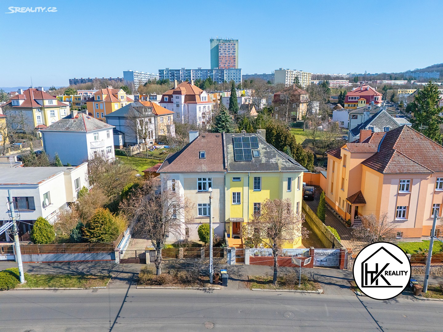 Prodej  rodinného domu 260 m², pozemek 377 m² – pohled 2