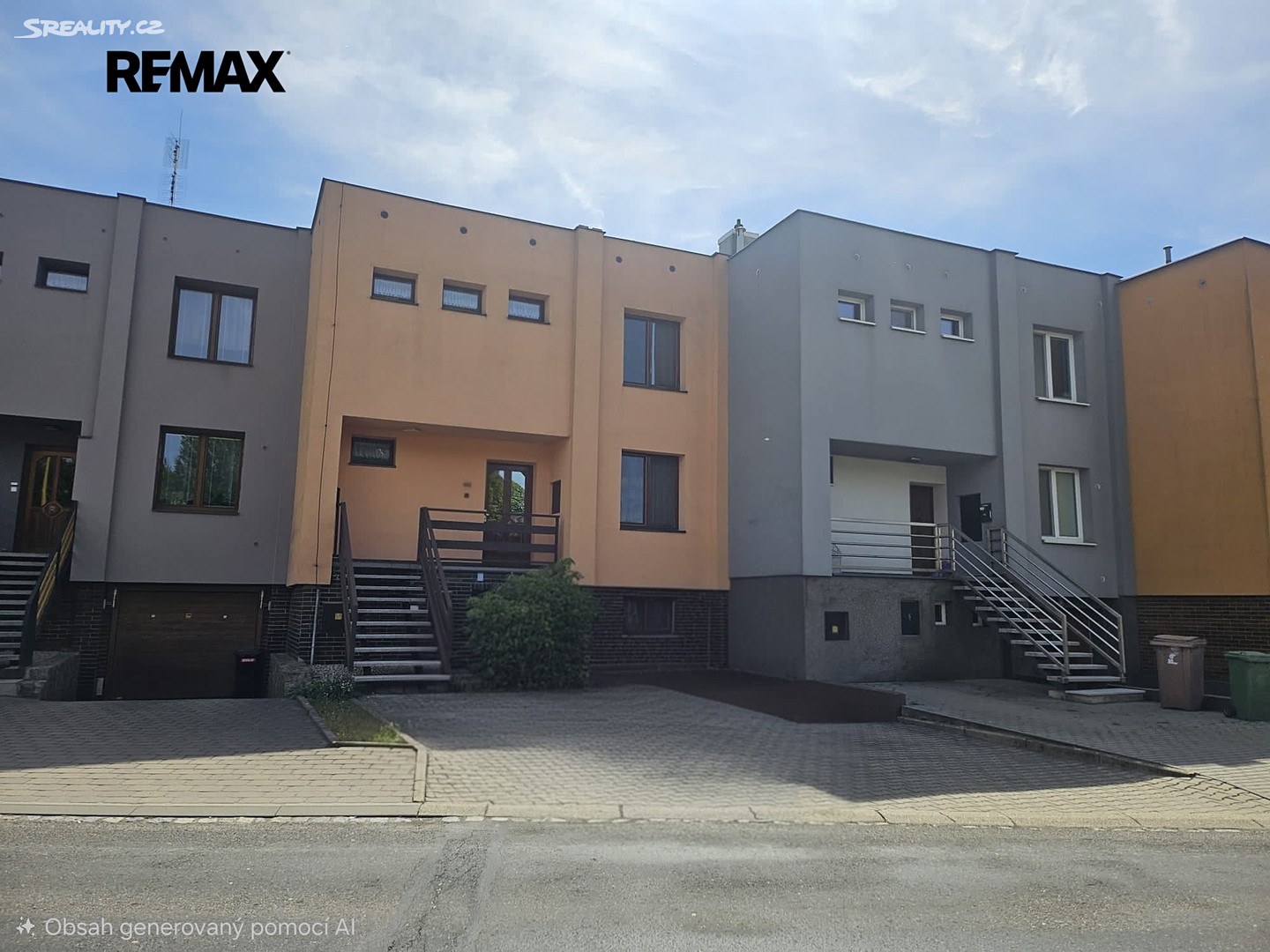 Prodej  rodinného domu 220 m², pozemek 125 m² – pohled 2
