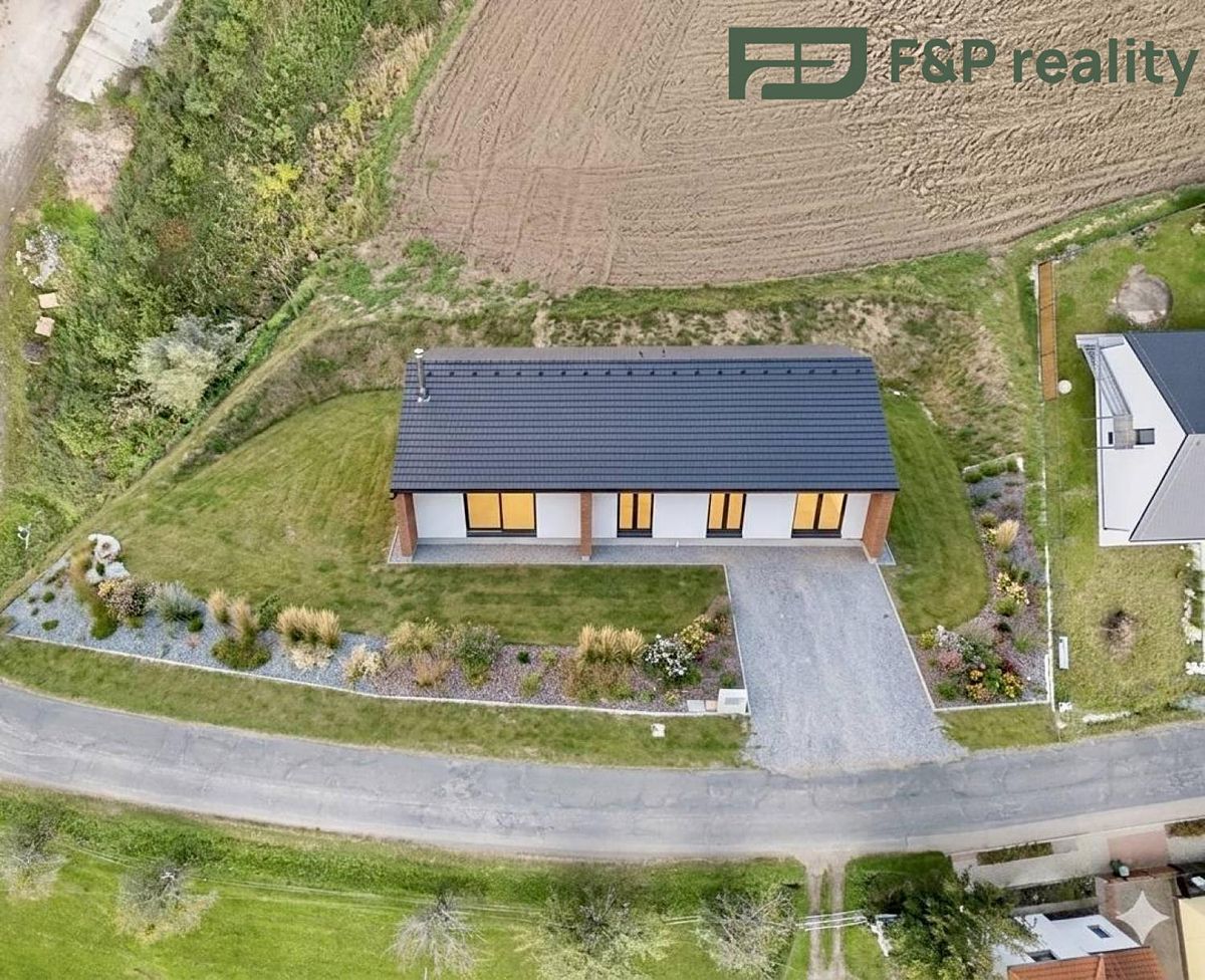 Prodej rodinného domu 115 m², pozemek 900 m² – fotografie 2