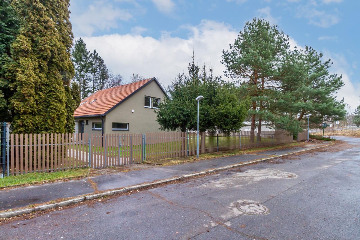 Prodej rodinného domu 220 m², pozemek 720 m² – fotografie 3