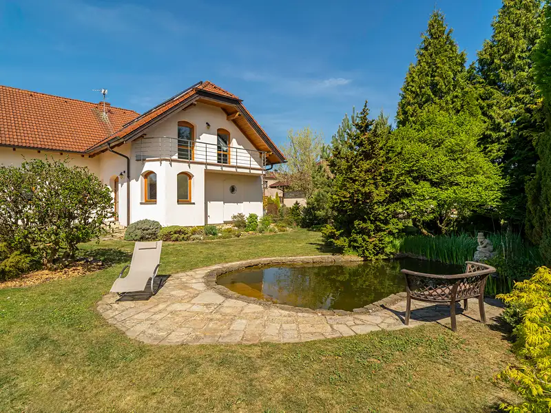 Prodej rodinného domu 237 m², pozemek 1323 m², Horní Jelení – náhled fotky 1