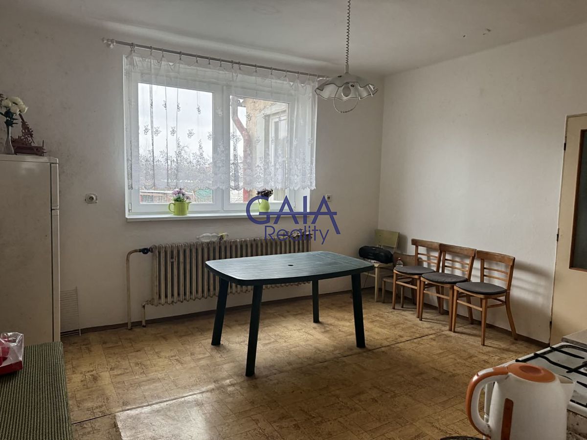 Prodej rodinného domu 220 m², pozemek 785 m² – fotografie 3
