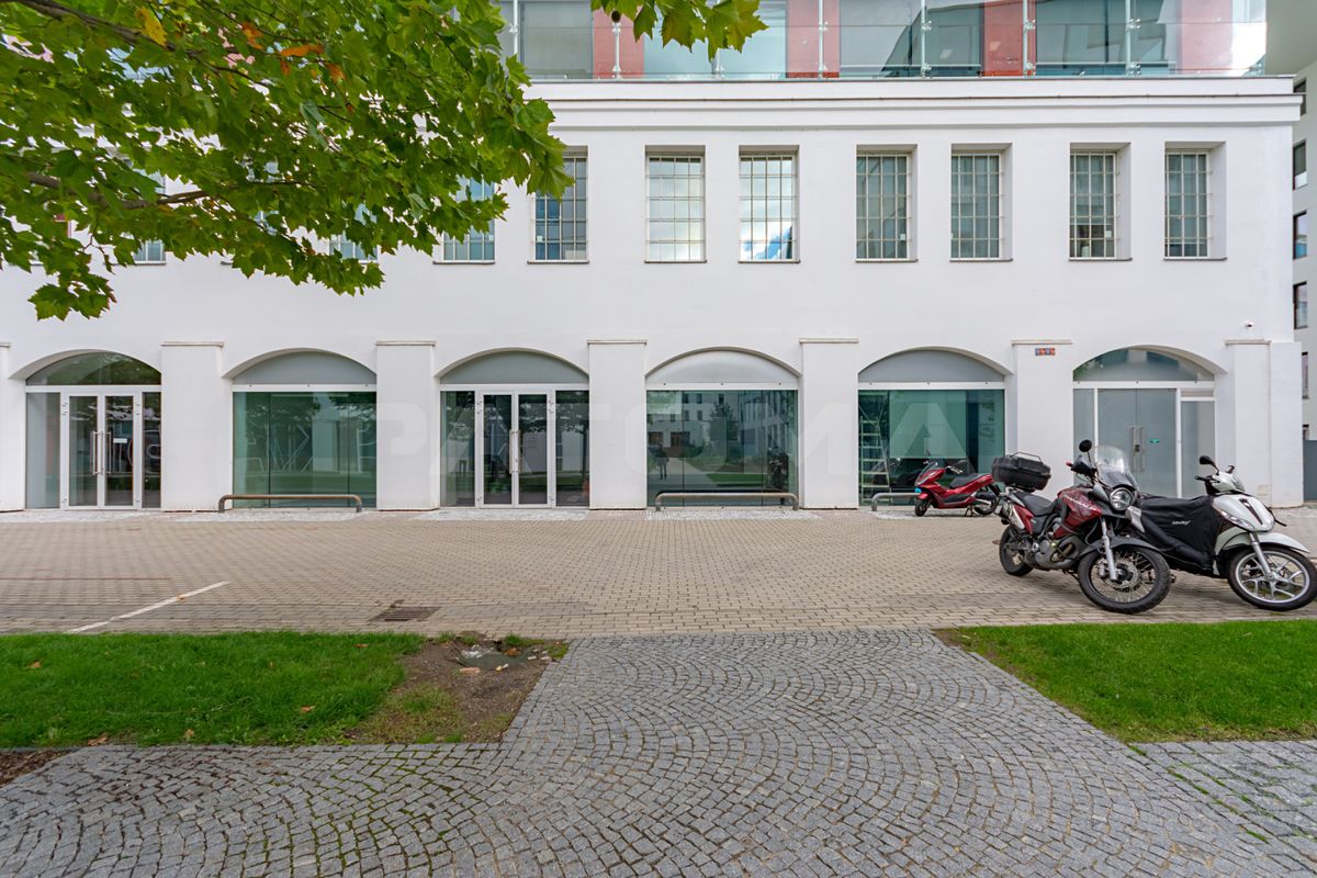 Pronájem kanceláře 546 m² – fotografie 2