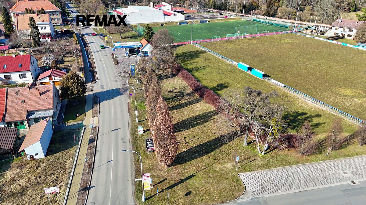 Prodej komerčního pozemku 784 m² – fotografie 2