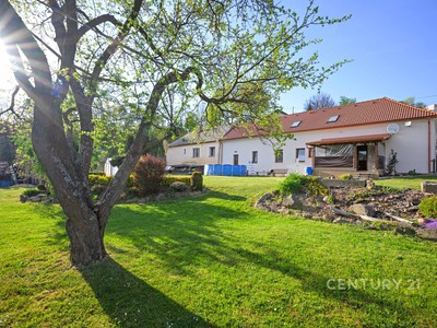 Prodej  rodinného domu 180 m², pozemek 1 679 m²