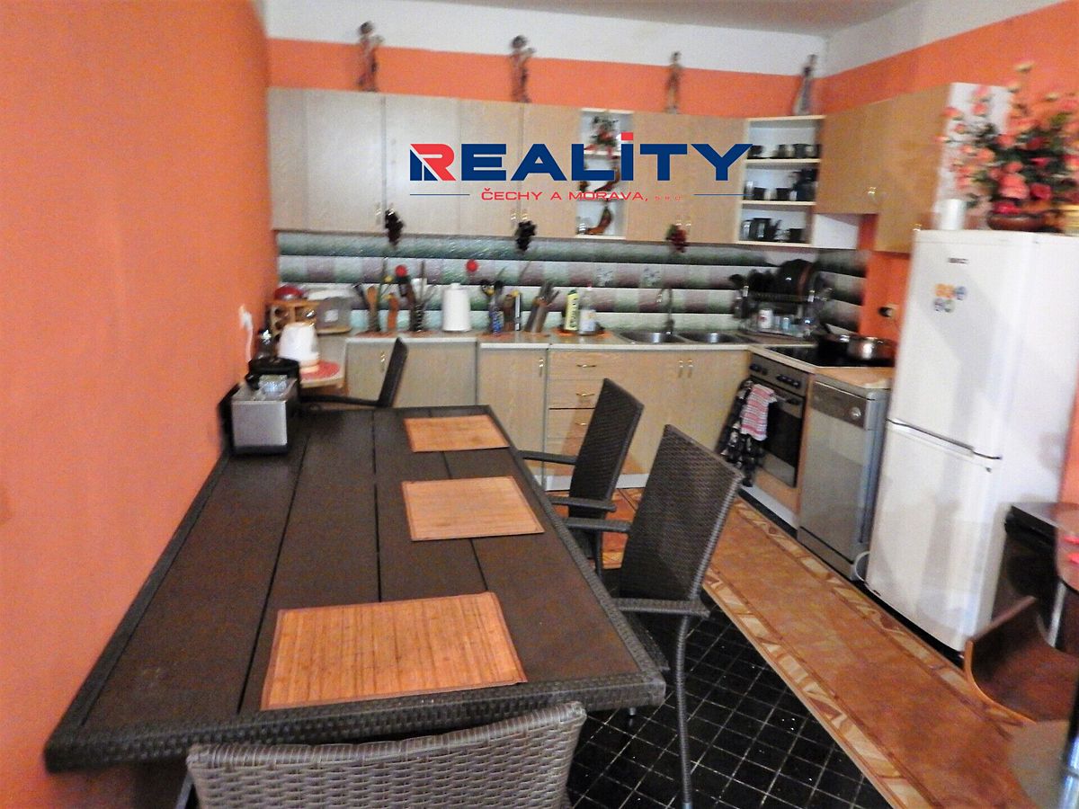 Prodej rodinného domu 160 m², pozemek 170 m² – fotografie 3