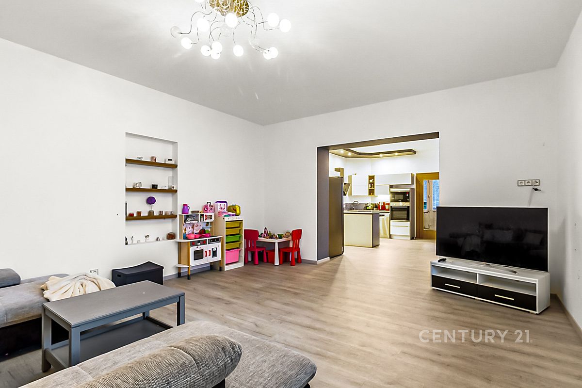 Prodej rodinného domu 410 m², pozemek 967 m² – fotografie 5