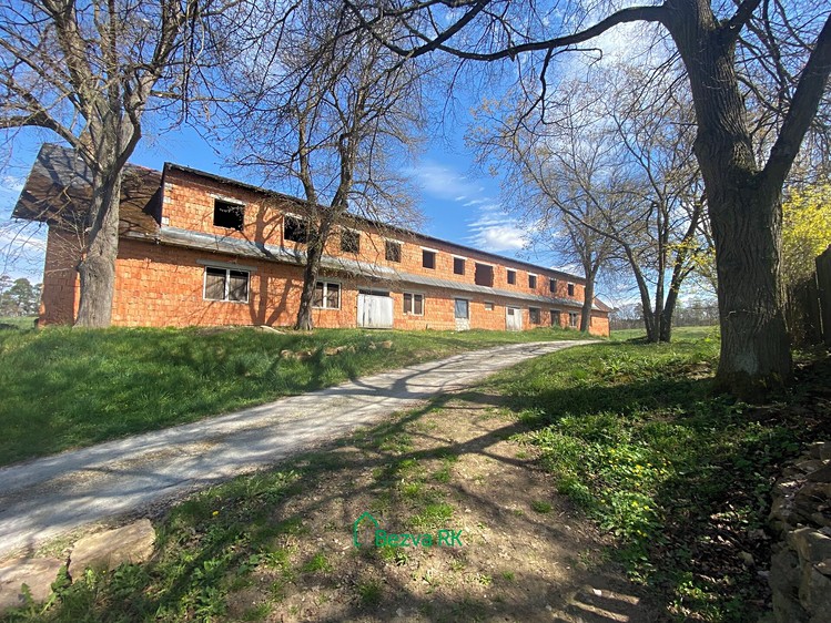 Prodej komerčního prostoru, 1 358 m² (17 z 34)