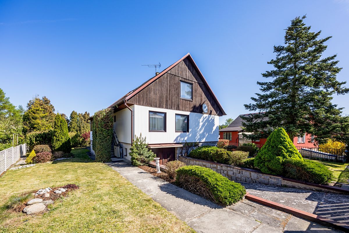 Prodej rodinného domu 135 m², pozemek 715 m²