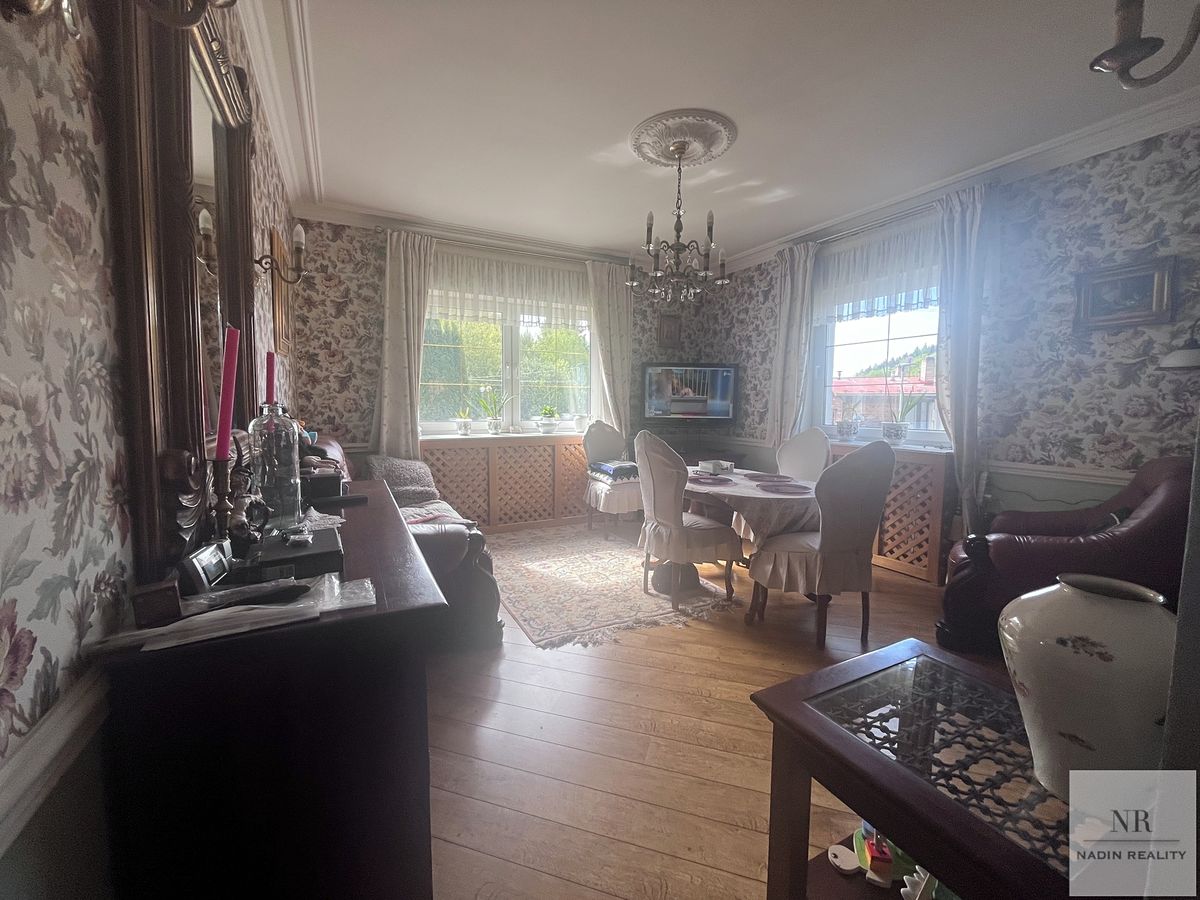 Prodej rodinného domu 420 m², pozemek 135 m² – fotografie 2